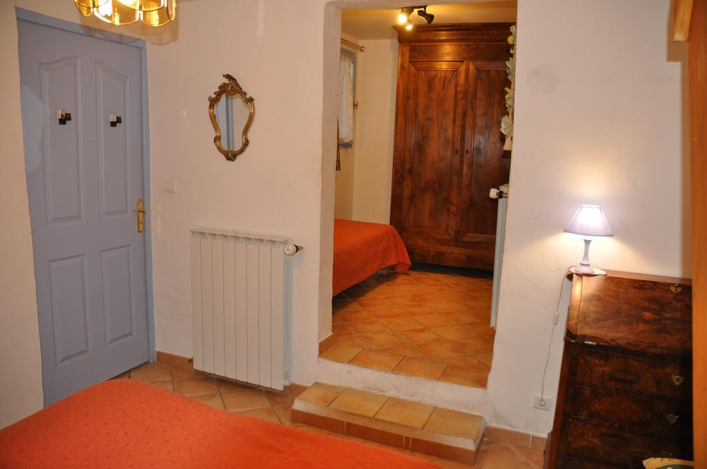 Le Petit Labouret Hotel Revest-du-Bion Eksteriør billede
